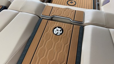 2027 Mastercraft XT24 23