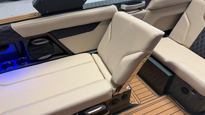 2027 Mastercraft XT24 54