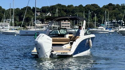 Sea Ray SDX 270 Outboard 3 2027 Sea Ray SDX 270 Outboard 4