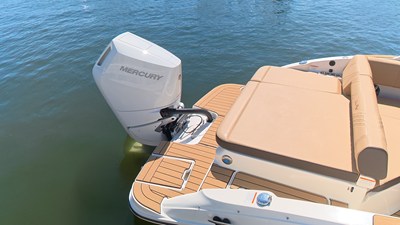 Sea Ray SDX 270 Outboard 4 2027 Sea Ray SDX 270 Outboard 5
