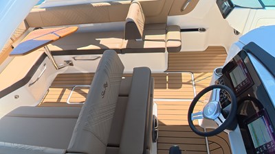 Sea Ray SDX 270 Outboard 7 2027 Sea Ray SDX 270 Outboard 8