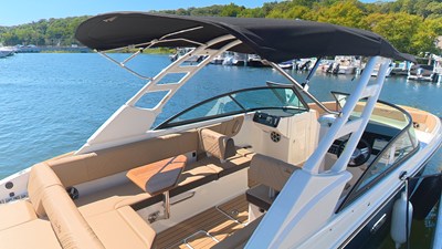 Sea Ray SDX 270 Outboard 11 2027 Sea Ray SDX 270 Outboard 12