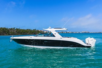 Sea Ray SLX 400 Outboard 0 2026 Sea Ray SLX 400 Outboard 1