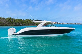Sea Ray SLX 400 Outboard 2 2026 Sea Ray SLX 400 Outboard 3