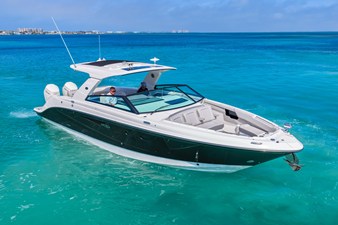 Sea Ray SLX 400 Outboard 4 2026 Sea Ray SLX 400 Outboard 5