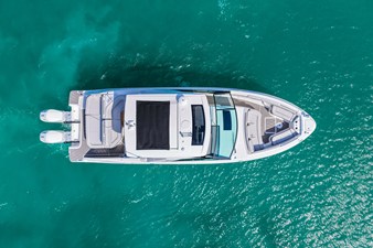 Sea Ray SLX 400 Outboard 8 2026 Sea Ray SLX 400 Outboard 9