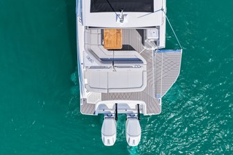 Sea Ray SLX 400 Outboard 9 2026 Sea Ray SLX 400 Outboard 10