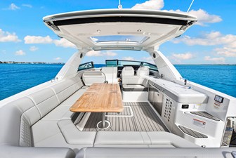 Sea Ray SLX 400 Outboard 10 2026 Sea Ray SLX 400 Outboard 11