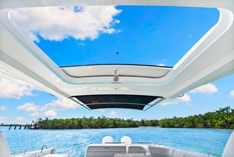 Sea Ray SLX 400 Outboard 20 2026 Sea Ray SLX 400 Outboard 21