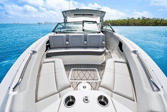 Sea Ray SLX 400 Outboard 24 2026 Sea Ray SLX 400 Outboard 25