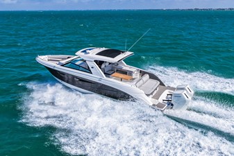 Sea Ray SLX 400 Outboard 33 2026 Sea Ray SLX 400 Outboard 34