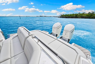 Sea Ray SLX 400 Outboard 48 2026 Sea Ray SLX 400 Outboard 49