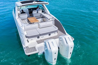 Sea Ray SLX 400 Outboard 51 2026 Sea Ray SLX 400 Outboard 52