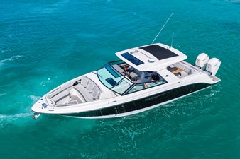 Sea Ray SLX 400 Outboard 69 2026 Sea Ray SLX 400 Outboard 70