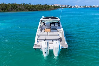 Sea Ray SLX 400 Outboard 73 2026 Sea Ray SLX 400 Outboard 74