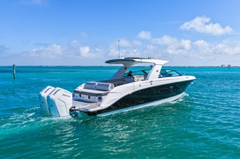 Sea Ray SLX 400 Outboard 74 2026 Sea Ray SLX 400 Outboard 75