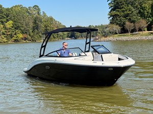 2026 Sea Ray SPX 210 8