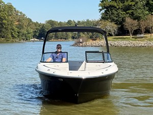 2026 Sea Ray SPX 210 9