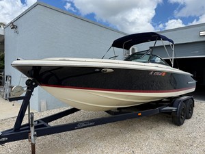 Chris-Craft LAUNCH 22 HERITAGE EDITION 1 2017 Chris-Craft LAUNCH 22 HERITAGE EDITION 2