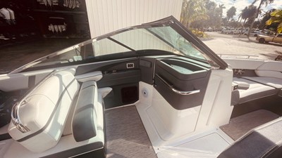 Regal 2800 BOWRIDER 46 2016 Regal 2800 BOWRIDER 47
