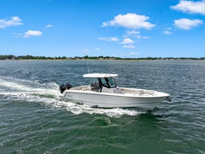 Boston Whaler 330 Outrage 1 2026 Boston Whaler 330 Outrage 2