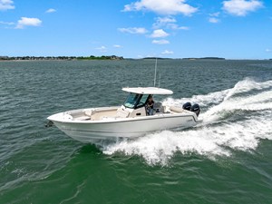 Boston Whaler 330 Outrage 4 2026 Boston Whaler 330 Outrage 5