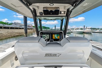 Boston Whaler 330 Outrage 13 2026 Boston Whaler 330 Outrage 14