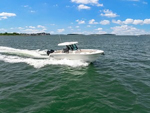 Boston Whaler 330 Outrage 31 2026 Boston Whaler 330 Outrage 34