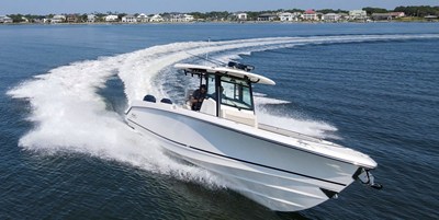 Boston Whaler 330R 2 2023 Boston Whaler 330R 3