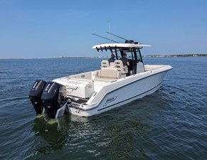 Boston Whaler 330R 5 2023 Boston Whaler 330R 6