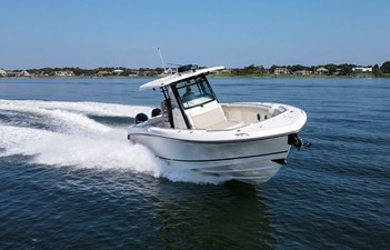 Boston Whaler 330R 8 2023 Boston Whaler 330R 9