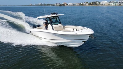 Boston Whaler 330R 9 2023 Boston Whaler 330R 10
