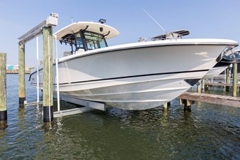 Boston Whaler 330R 13 2023 Boston Whaler 330R 14