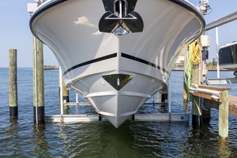 Boston Whaler 330R 14 2023 Boston Whaler 330R 15