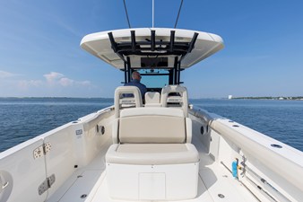 Boston Whaler 330R 19 2023 Boston Whaler 330R 20