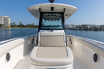Boston Whaler 330R 27 2023 Boston Whaler 330R 28
