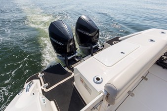 Boston Whaler 330R 30 2023 Boston Whaler 330R 31
