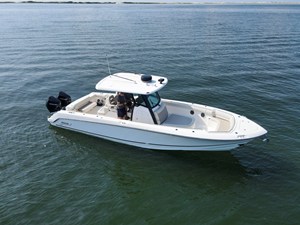 Boston Whaler 330R 58 2023 Boston Whaler 330R 59