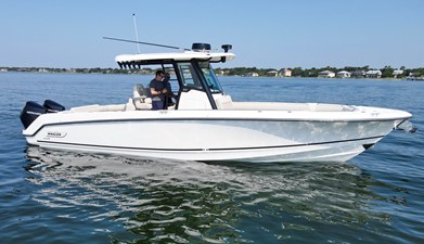 Boston Whaler 330R 59 2023 Boston Whaler 330R 60