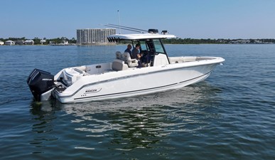 Boston Whaler 330R 61 2023 Boston Whaler 330R 62