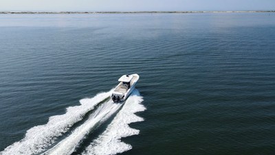 Boston Whaler 330R 68 2023 Boston Whaler 330R 69