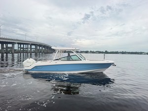 Boston Whaler 280 Vantage 0 2027 Boston Whaler 280 Vantage 1