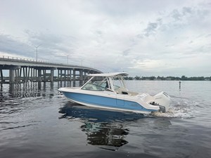 Boston Whaler 280 Vantage 8 2027 Boston Whaler 280 Vantage 9
