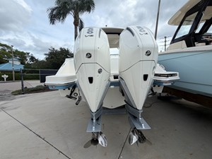 Boston Whaler 280 Vantage 11 2027 Boston Whaler 280 Vantage 12