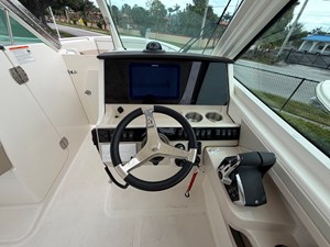 Boston Whaler 280 Vantage 18 2027 Boston Whaler 280 Vantage 19