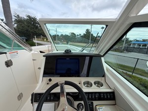 Boston Whaler 280 Vantage 21 2027 Boston Whaler 280 Vantage 22