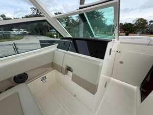 Boston Whaler 280 Vantage 24 2027 Boston Whaler 280 Vantage 25
