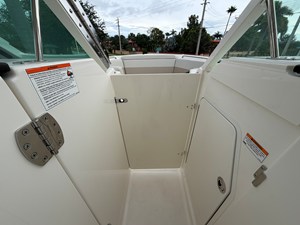 Boston Whaler 280 Vantage 26 2027 Boston Whaler 280 Vantage 27