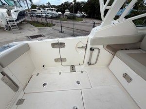 Boston Whaler 280 Vantage 33 2027 Boston Whaler 280 Vantage 34
