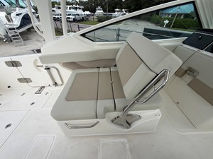 Boston Whaler 280 Vantage 36 2027 Boston Whaler 280 Vantage 37